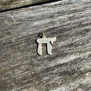 14K Yellow Gold Large Jewish Chai Pendant Necklace Charm